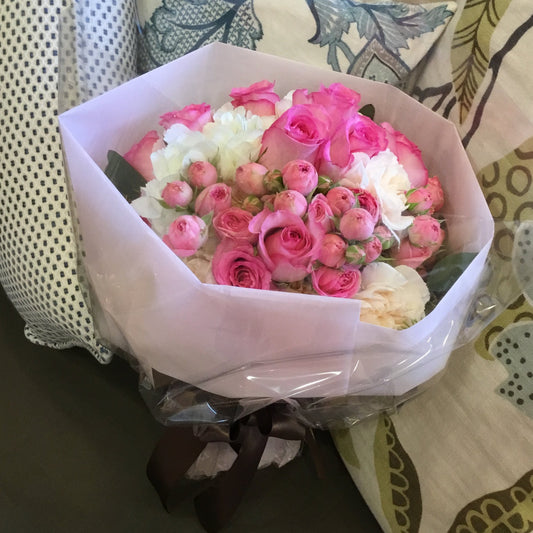 (BQ03) Floral Bouquet Pink & White
