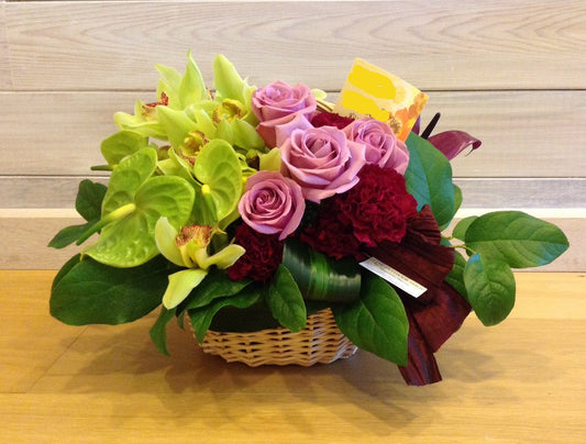 (AR08) Table Arrangement Rose with Tropical Flower